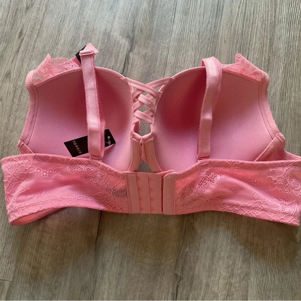 Torrid Plunge Push Up  Lace Padded Underwire Bra In Color Sea Pink Size 42B NWT - Picture 2 of 14